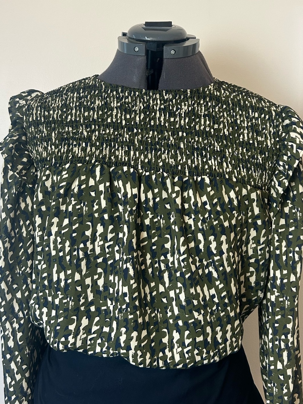 Zac & Rachel Smocked Flutter Sleeve Blouse Green Abstract Print XL